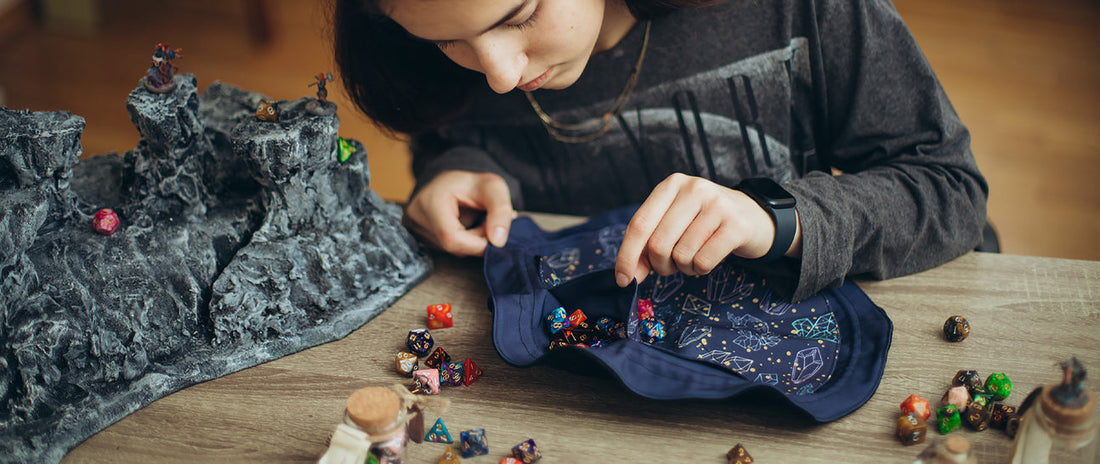 How to Choose a Dice Bag: Size, Material, Pockets, Travel Use