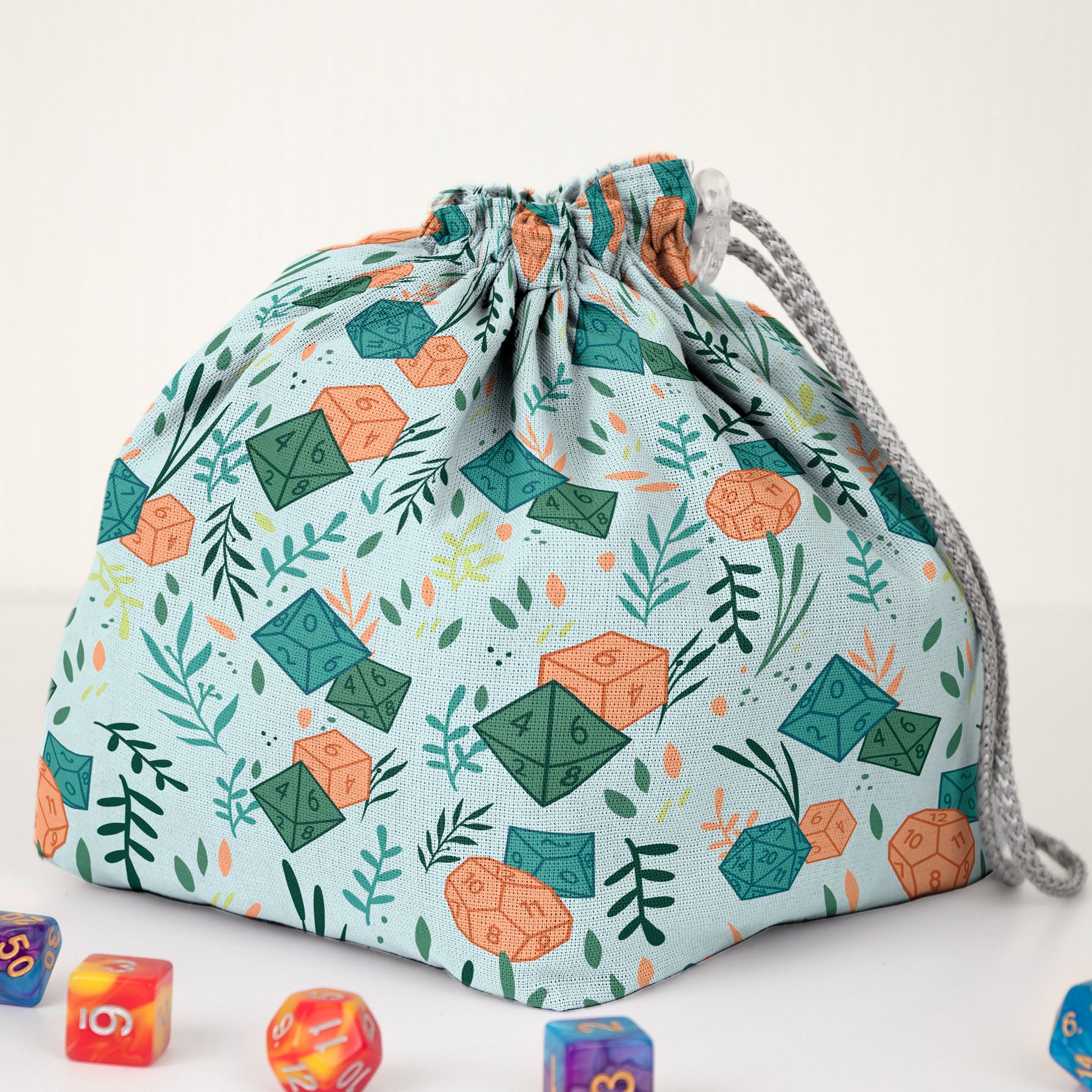 d20 dice bag with pockets for tabletop campaigns closed view