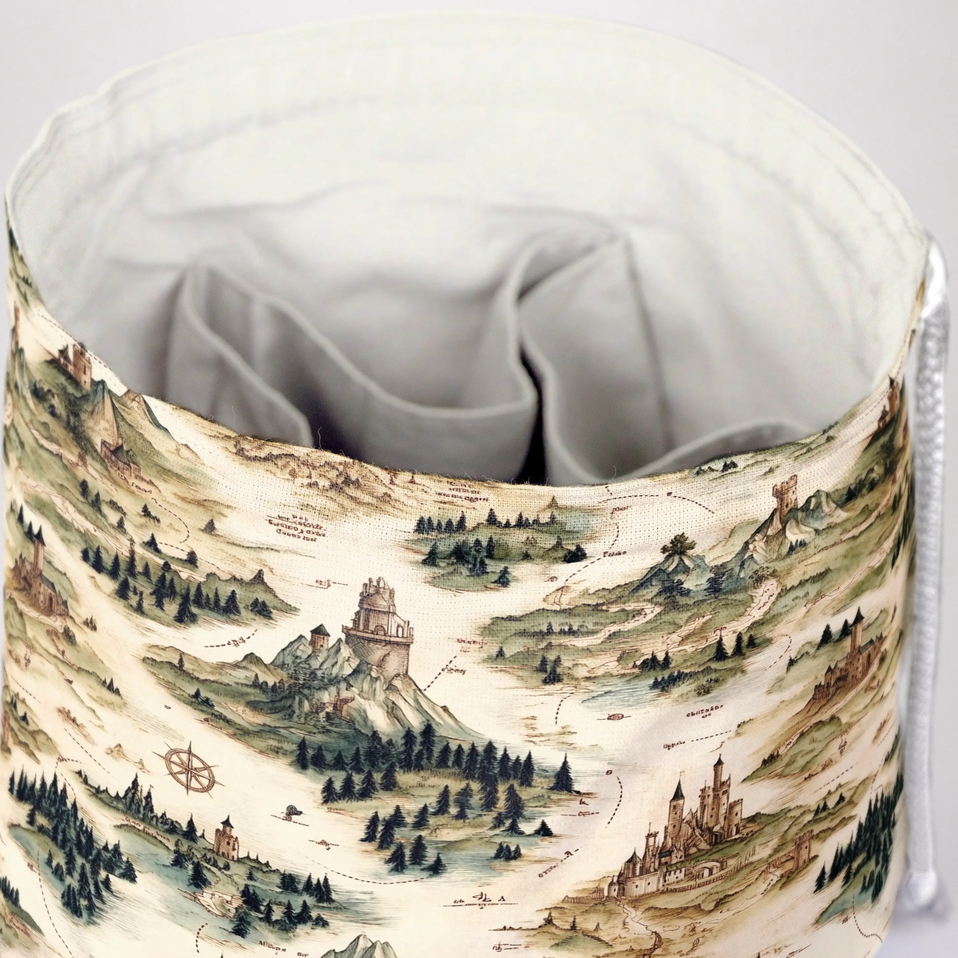 Map dice bag with 6 pockets — sorts dice sets for a DM with multiple sets.